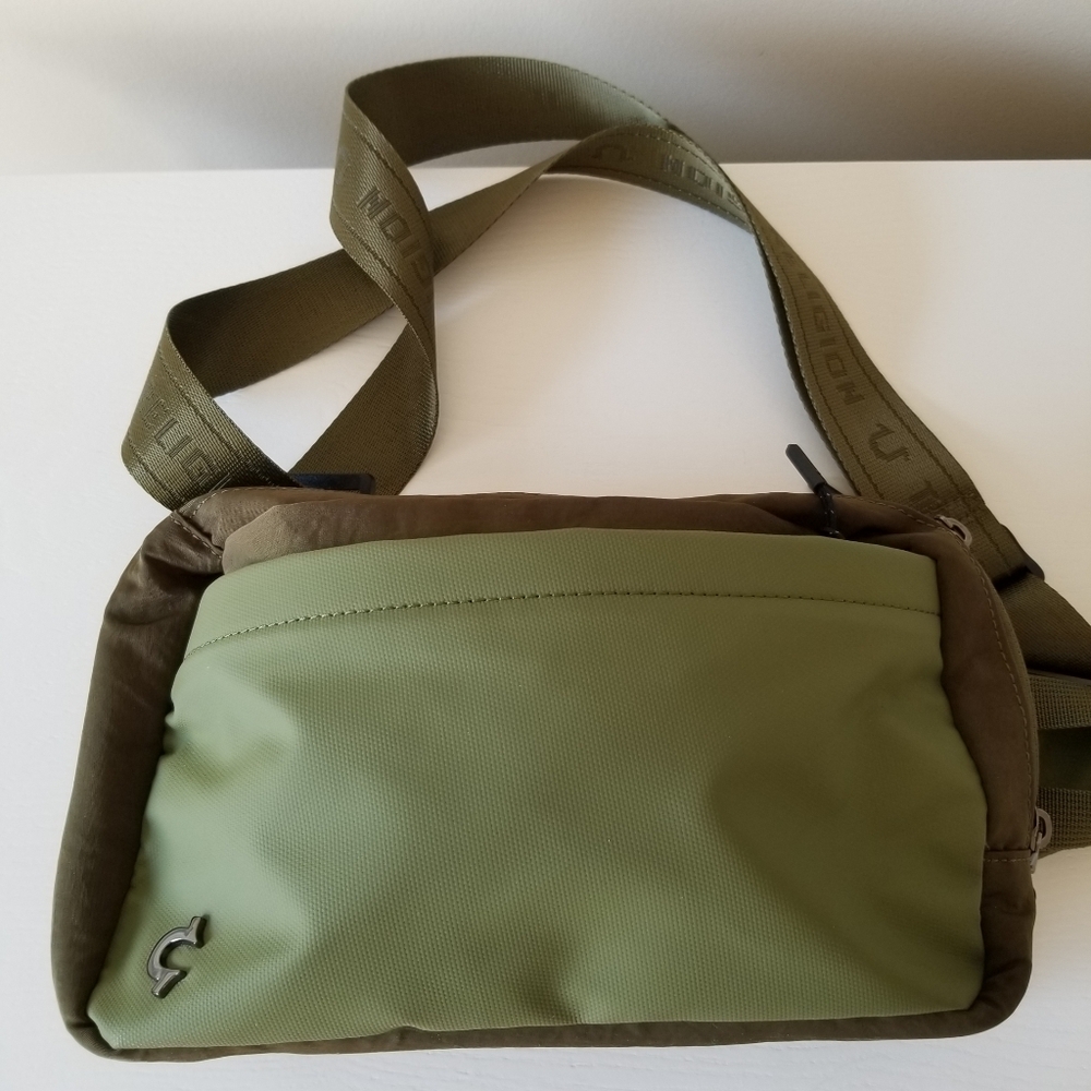 True Religion Porter Waist Crossbody Bag Unisex - Picture 3 of 8
